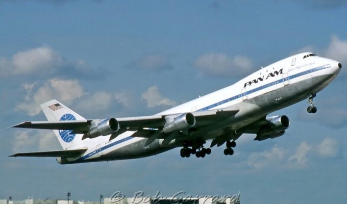 Самолет, который поменял все: какие стандарты в авиации до сих пор задает Boeing 747 (11 фото + 2 видео)