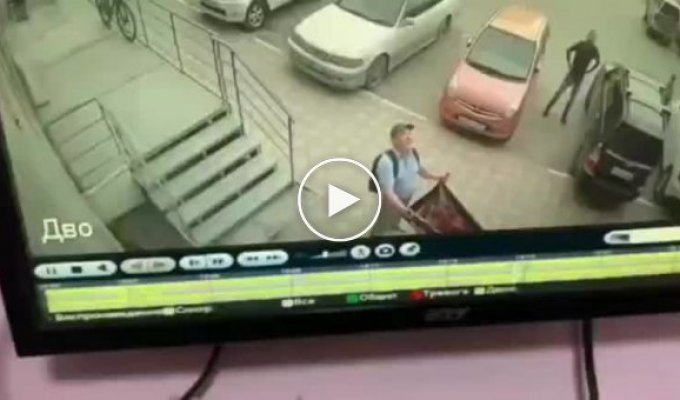 Житель Якутска чудом поймал ребенка, который выпал с 12-го этажа