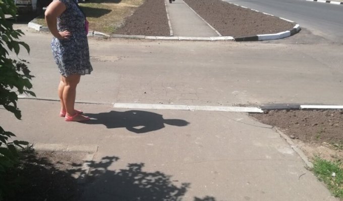 После ремонта тротуары в Ногинске стали в два раза уже (2 фото)