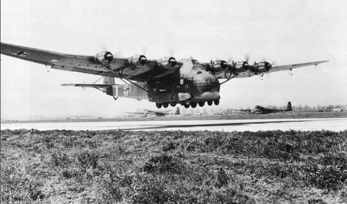 Чудо-оружие Рейха: военно-транспортный самолет Me.323 Gigant (10 фото)