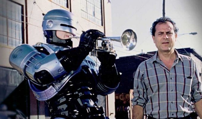 Питер Уэллер – Человек и Робокоп отметил свой 73-й день рождения (3 фото)
