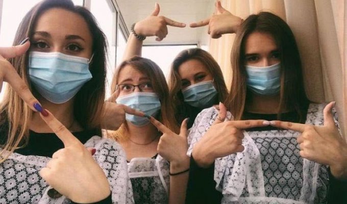 Бантики и маски: выпускной в эпоху коронавируса (12 фото)