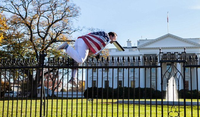 В Вашингтоне задержали хулигана, перелезшего через забор Белого дома (5 фото + видео)
