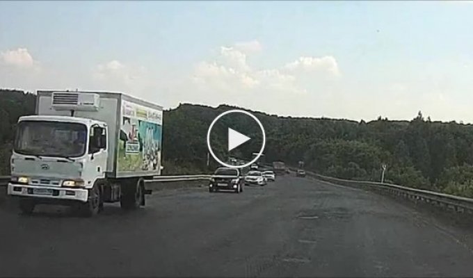 Смертельное столкновение двух грузовиков с возгоранием под Самарой