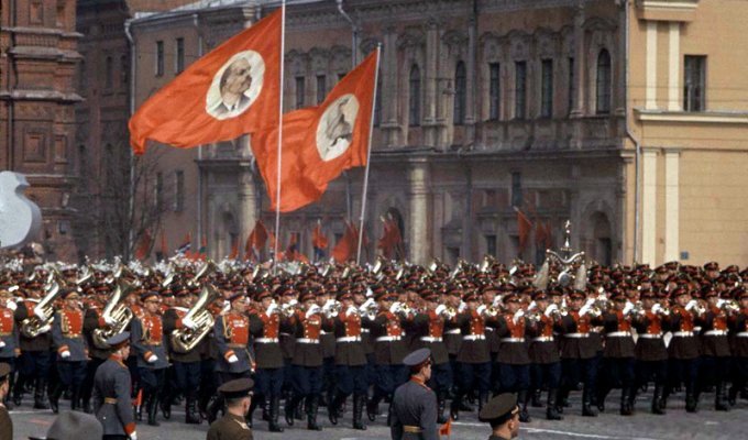 23 февраля – День Советской Армии и Военно-Морского флота (10 фото)