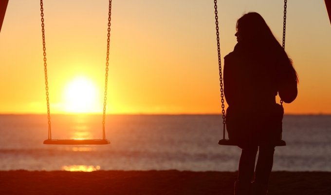 Брак или одиночество: почему женщине после 50-летия проще быть одной? (2 фото)