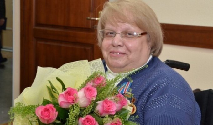 Единоросска украла деньги и автомобиль у общества инвалидов (4 фото)