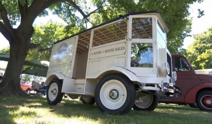 Развозной фургон с двойным управлением, сохранившийся в единственном экземпляре (12 фото + 1 видео)