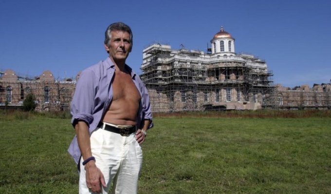 "Призрачный дворец" за 40 млн фунтов: заброшен уже 30 лет и 3 года (8 фото + 1 видео)