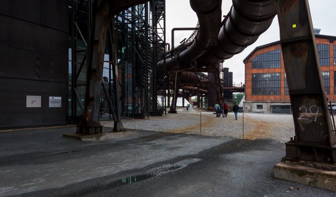 Что можно сделать из бывшего металлургического завода? (39 фото)