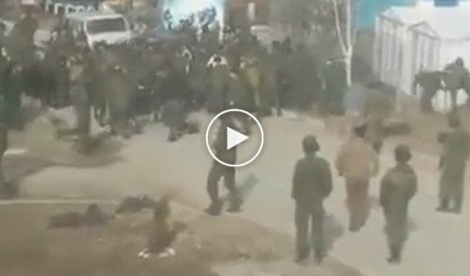 Массовая драка военнослужащих в чеченском селе Борзой (подборка)