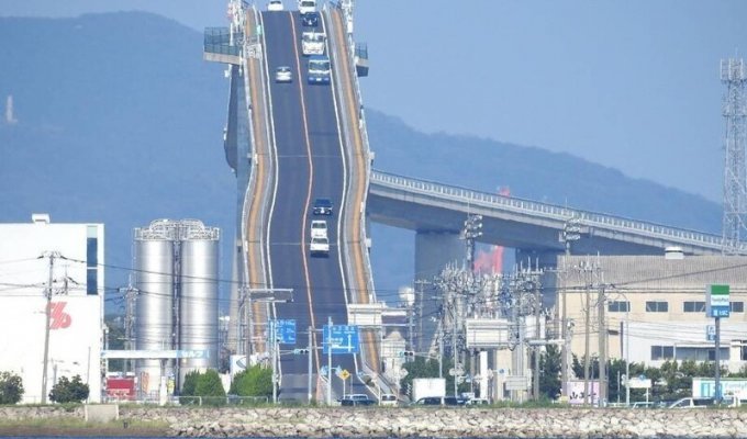 Так ли крут мост в Японии, каким он выглядит на снимках (6 фото)