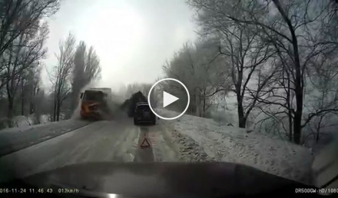 Столкновение грузовиков под Алматы