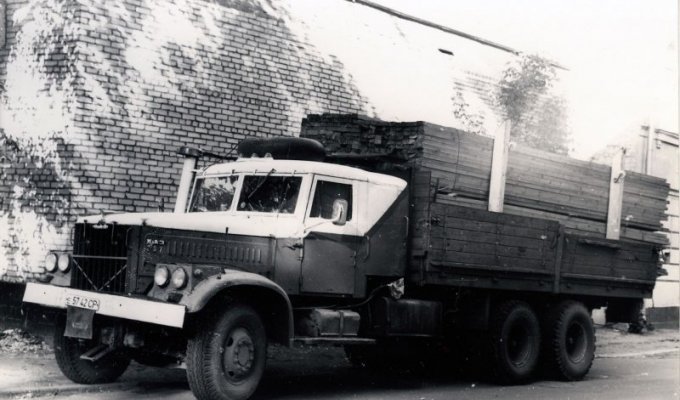 Тюнинг советских грузовиков КрАЗ (20 фото)