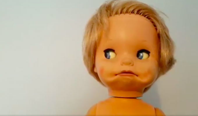 Эта адская движущаяся кукла из прошлого будет самым жутким, что вы сегодня увидите (4 фото)