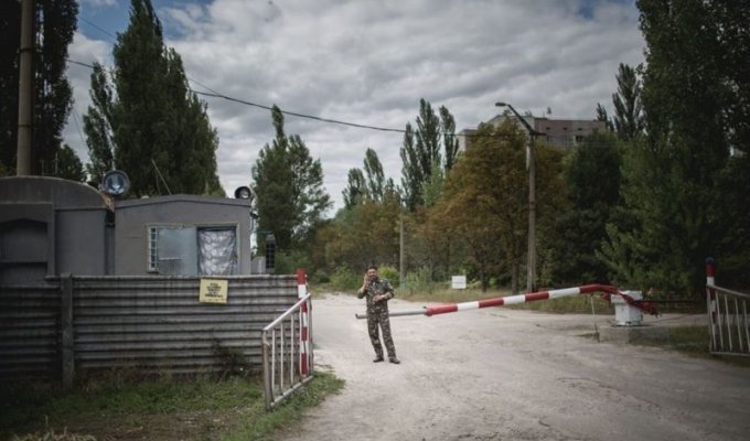 Что влечет сталкеров в зону отчуждения? Фотоблог о жизни вокруг Чернобыля (8 фото)