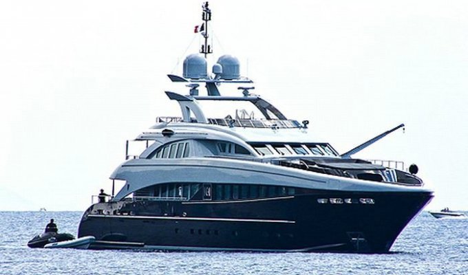  Яхта за 12 миллионов евро (12 фото)