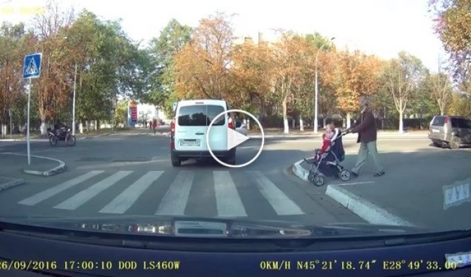 В Одесской области в Измаиле дедушка уронил младенца из коляски на проезжую часть