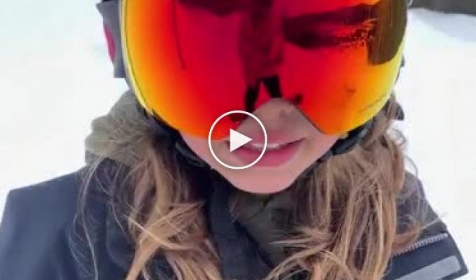 Девочке всего 10 лет, но она уже исполняет взрослые трюки на лыжах