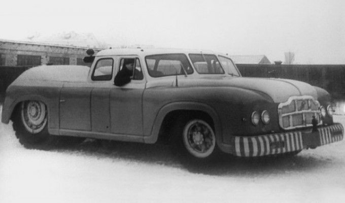 МАЗ-541: гигантский седан из СССР (7 фото)
