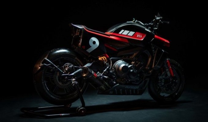 Доработанный Yamaha «XR9 Carbona» от испанской компании Bottpower (24 фото + 1 видео)