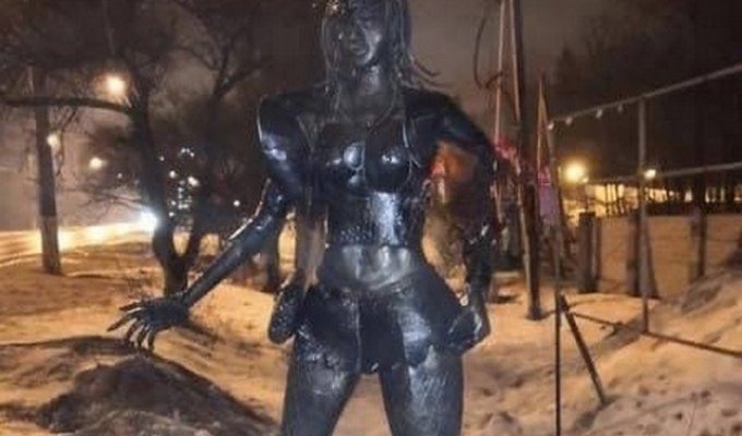 Памятник девушке легкого поведения Олечке открыли на трассе в Белгородской области (3 фото + видео)