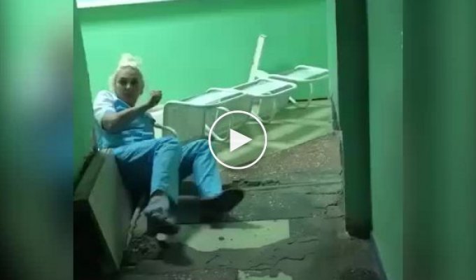Пьяная медсестра омского травмпункта