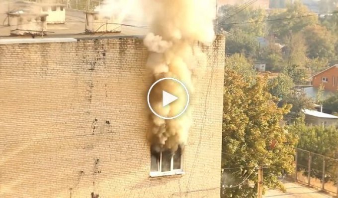 В Харькове парень спас от пожара маленького ребенка