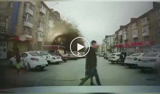 Видео наезда в смертельном ДТП в Шахтах