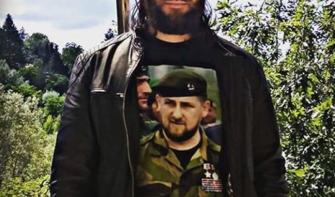 Актер Станислав Яневский, Виктор Крам из «Гарри Поттера», надел футболку с Кадыровым (2 фото)