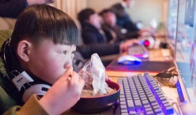 В Китае для подростков-геймеров введут комендантский час