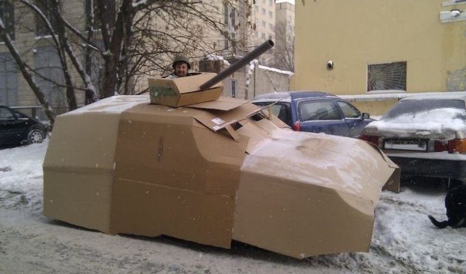 Картонный танк на базе Субару (7 фото)