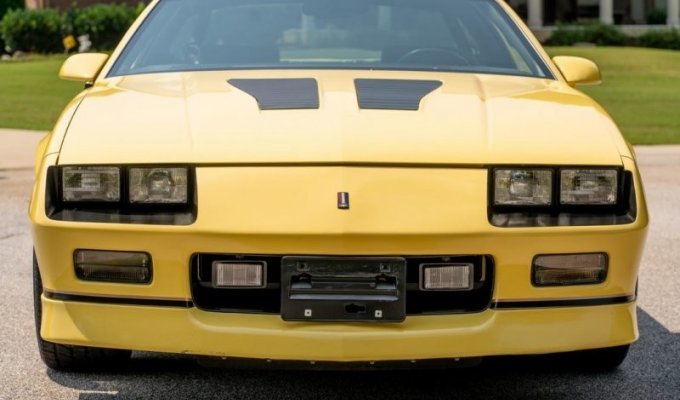 Удивительно, но кто-то только что заплатил 56000 долларов за Chevrolet Camaro 1987 года выпуска (25 фото + 1 видео)