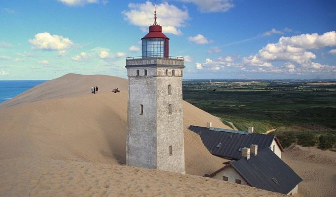  Заброшенный маяк в Дании (10 Фото)