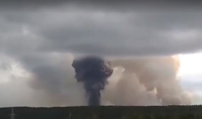 Взрывы в Красноярском крае сравнили с атомной бомбой и фейерверком (1 фото + 2 видео)