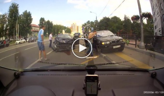BMW сбил трех человек в Новой Москве