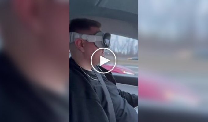 В США парень тестировал Vision Pro прямо за рулем Tesla