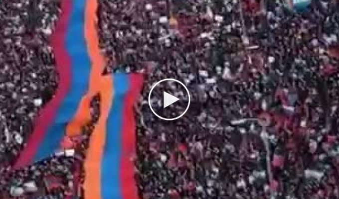 В Лос-Анджелесе около 170 000 армян вышли на митинг в поддержку Нагорного Карабаха
