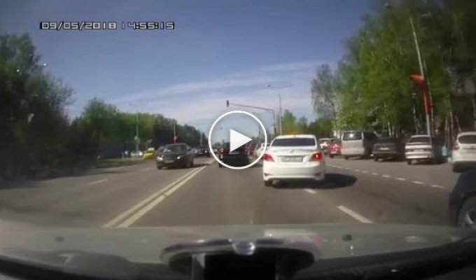 Пьяная женщина устроила ДТП с шестью автомобилями в Домодедово (мат)