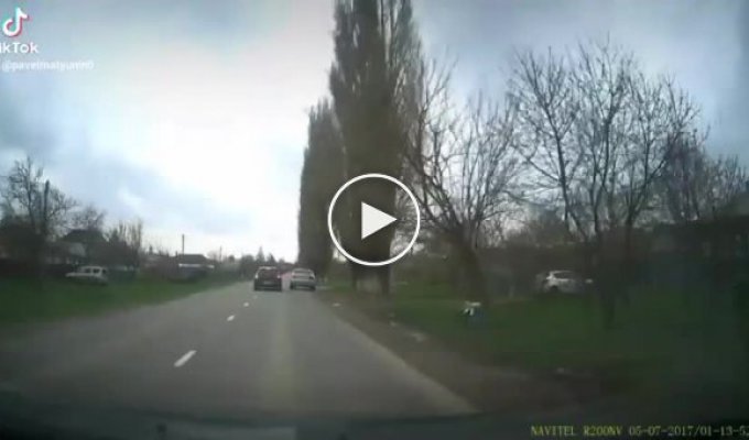 Эффектный вылет с дороги в Краснодарском крае