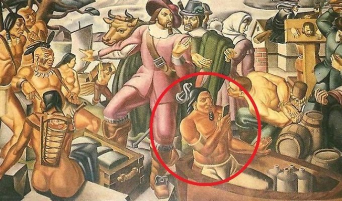 Индеец, похоже, смотрит на смартфон на фреске 1937 года (4 фото)