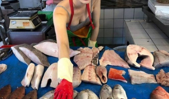 Лю Пэнпэн - самая красивая в мире продавщица рыбы (12 фото + видео)