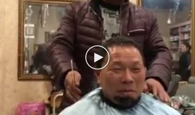 В китайской парикмахерской клиентам делают стрижки болгаркой