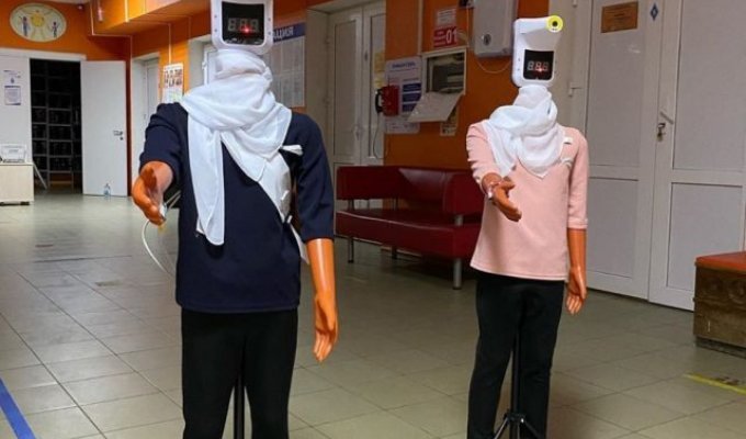 В ростовской детской поликлинике маленьких пациентов будут встречать роботы (4 фото)