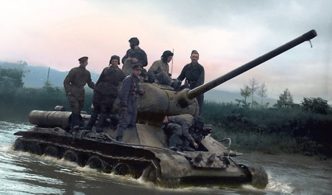 Техника Великой Отечественной войны на цветных фотографиях (20 фото)