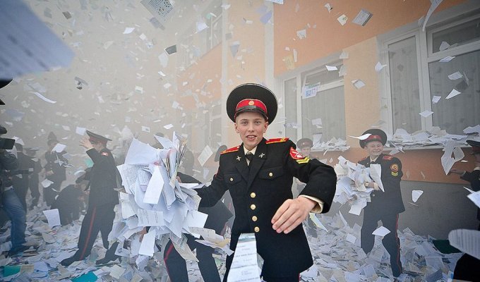 20 впечатляющих эпизодов из жизни современной России (20 фото)