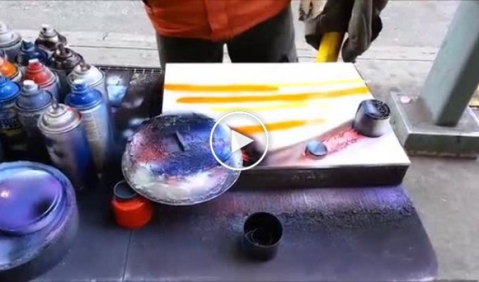 Необычный уличный художник из Нью-Йорка рисует космические картины