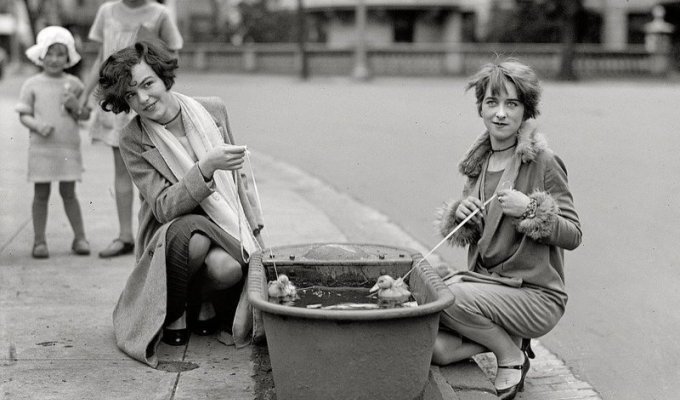 Женская мода 1920-х: винтажные фотографии, раскрывающие неповторимый уличный стиль прошлого (40 фото)