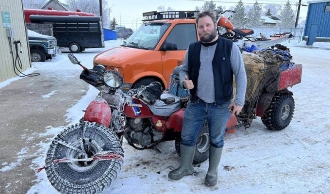 Познакомьтесь с парнем, который проехал на трёхколесном мотоцикле Honda более 2000 километров по Канаде зимой (6 фото)