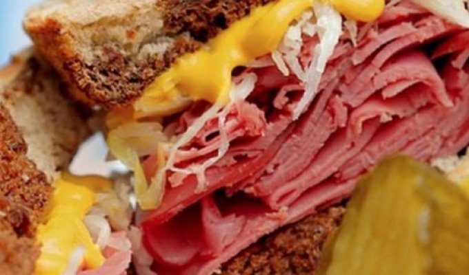 34 безумно вкусных бутерброда со всего мира (35 фото)